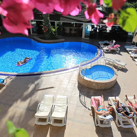 Lejlighedshotel Club Amaris 3*